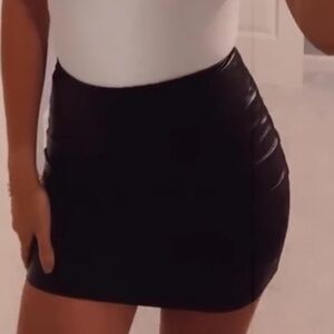 Wilfred Mini Leather Skirt